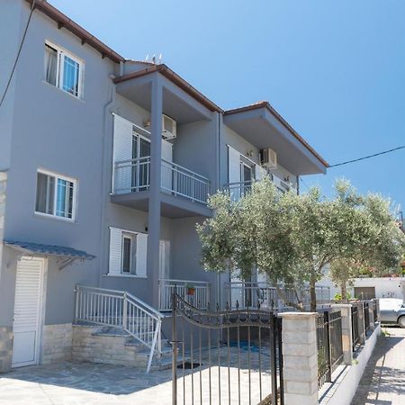 The Town House Apartment Лименас Екстериор снимка