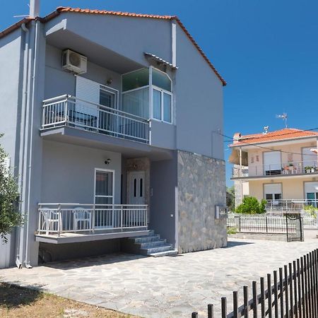 The Town House Apartment Лименас Екстериор снимка