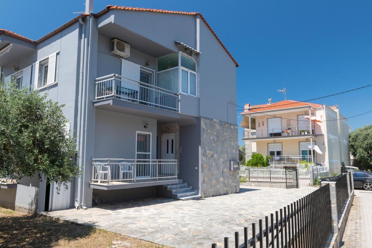 The Town House Apartment Лименас Екстериор снимка