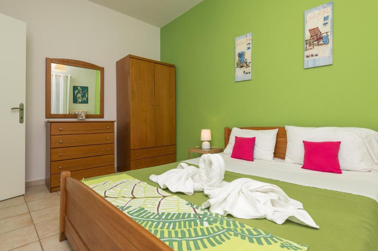 The Town House Apartment Лименас Екстериор снимка