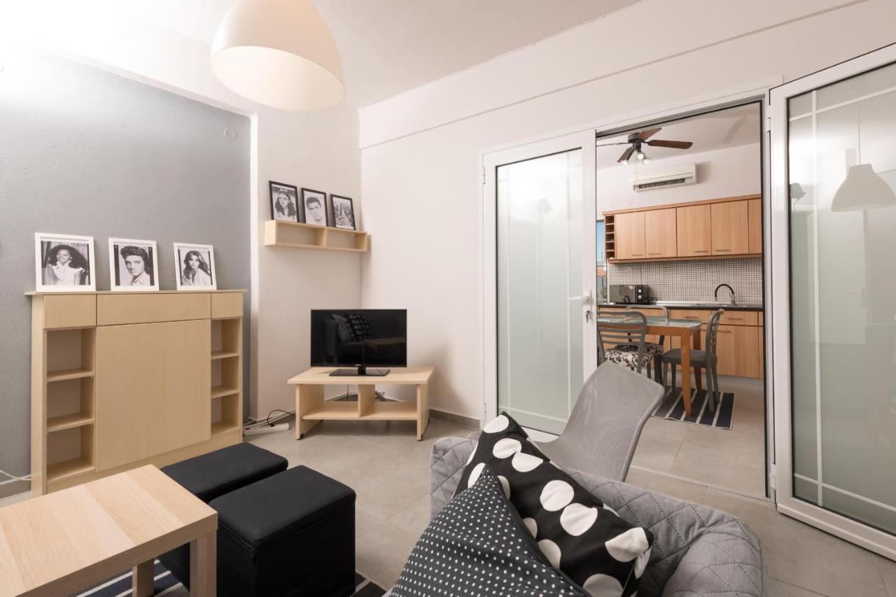The Town House Apartment Лименас Екстериор снимка