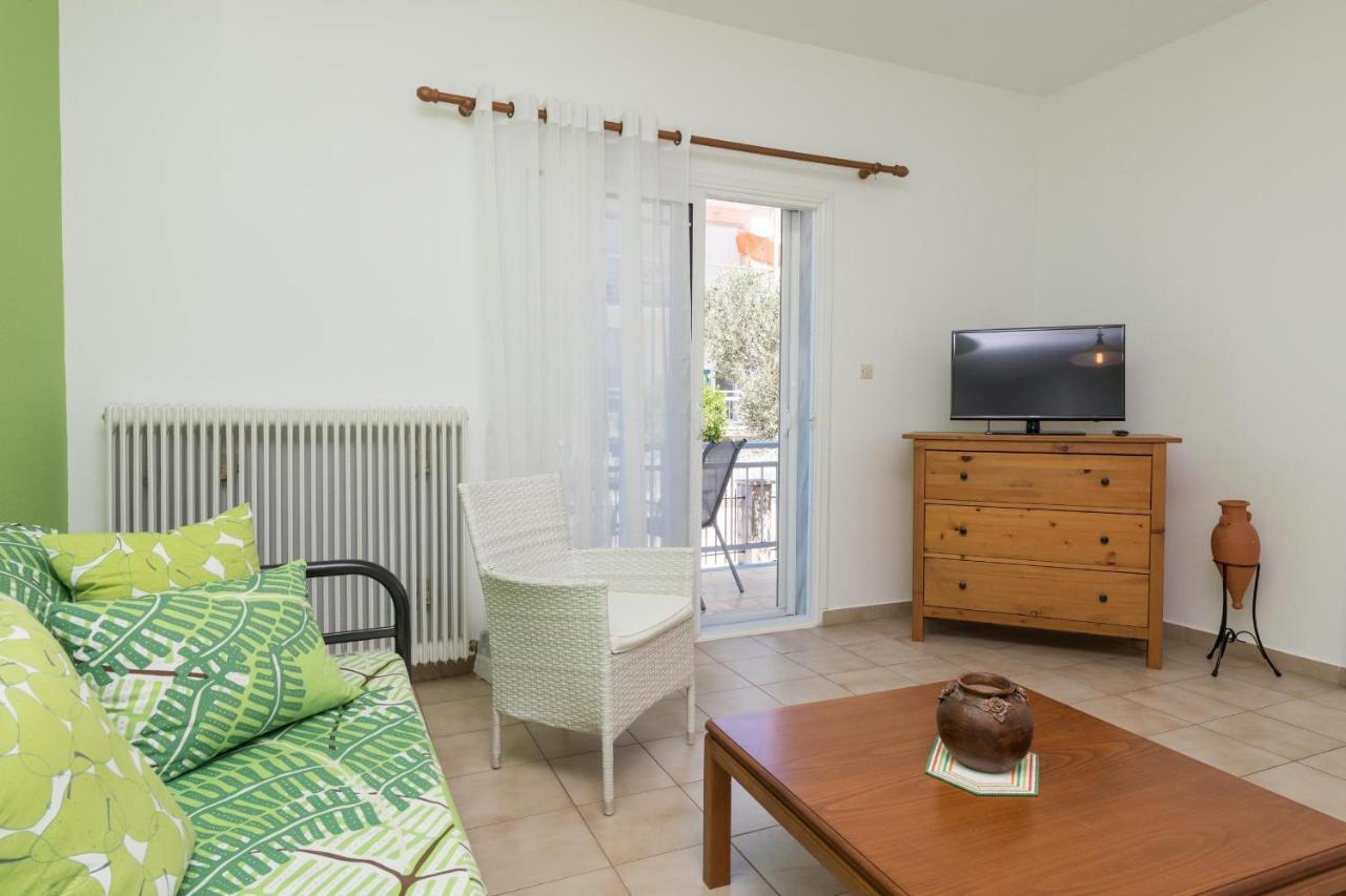 The Town House Apartment Лименас Екстериор снимка