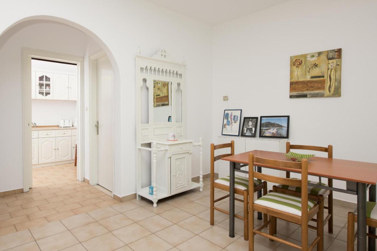 The Town House Apartment Лименас Екстериор снимка